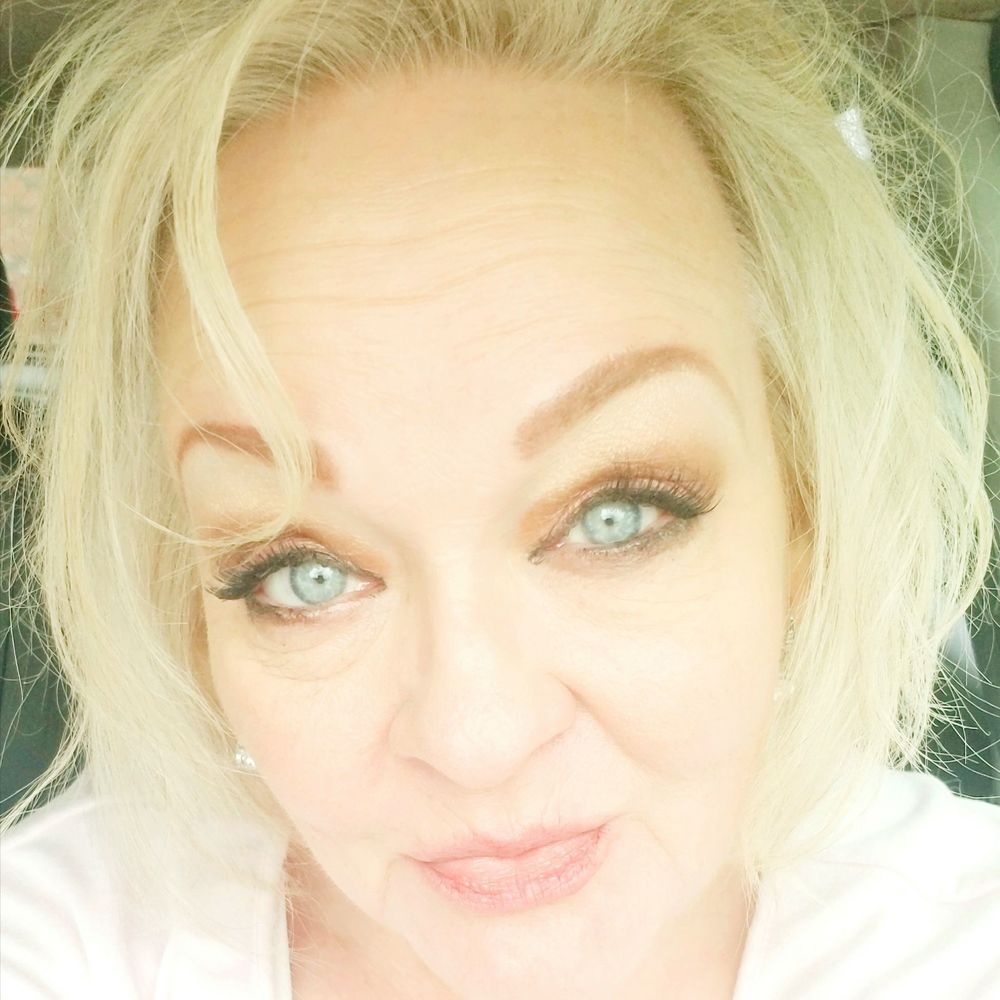 Meet your Posher, Deeandra